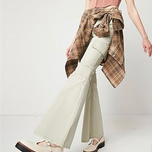 Arizona Cargo Flare Pants NWT